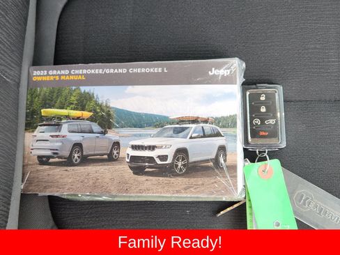 Used 2023 Jeep Grand Cherokee L Laredo w/ Luxury Tech Group I AWD/4WD image 44