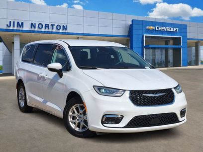 Used 2023 Chrysler Pacifica Touring-L