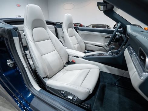 Used 2019 Porsche 911 Carrera S RWD image 32