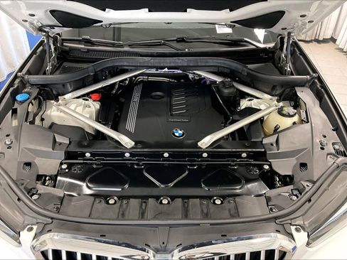 Used 2023 BMW X5 xDrive40i w/ M Sport Package AWD/4WD image 31