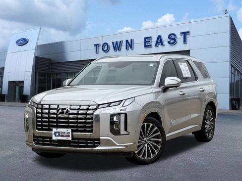 Used 2023 Hyundai Palisade Calligraphy w/ Cargo Package FWD image 1