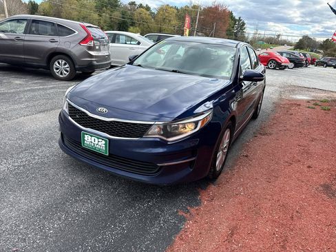 Used 2017 Kia Optima LX FWD image 3