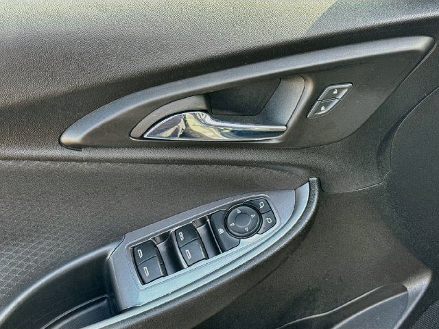 Used 2024 Chevrolet Malibu LT FWD image 17