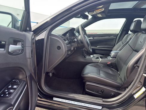Used 2023 Chrysler 300 S w/ Comfort Group image 11