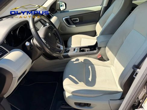 Used 2019 Land Rover Discovery Sport SE AWD/4WD image 10