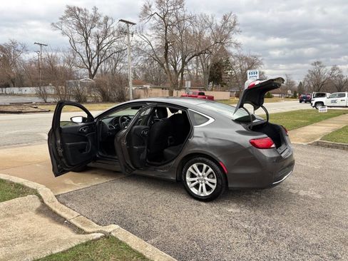 Used 2015 Chrysler 200 Limited image 7