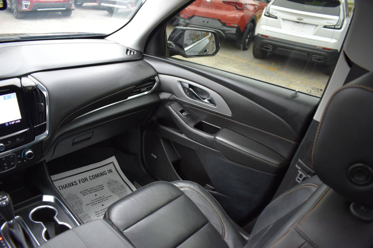 Used 2020 Chevrolet Traverse LT w/ LT Premium Package FWD image 17