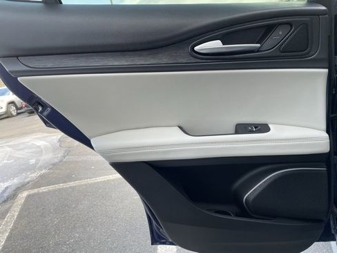 Used 2020 Alfa Romeo Stelvio Sprint w/ Nero Edizione image 25