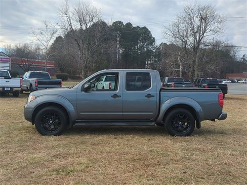 Used 2018 Nissan Frontier SV w/ Value Truck Package image 10