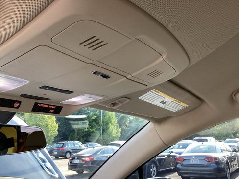 Used 2017 Buick Envision Essence FWD image 25