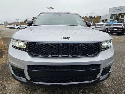 New 2025 Jeep Grand Cherokee L Limited image 2
