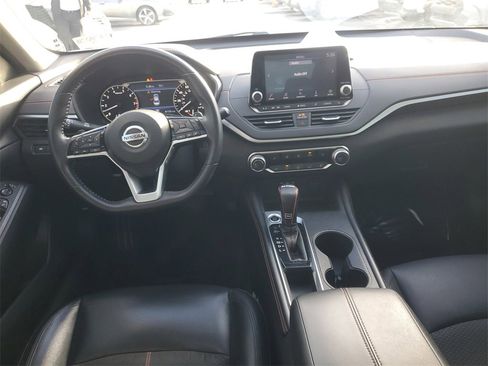 Used 2020 Nissan Altima 2.5 SR w/ Premium Package image 10