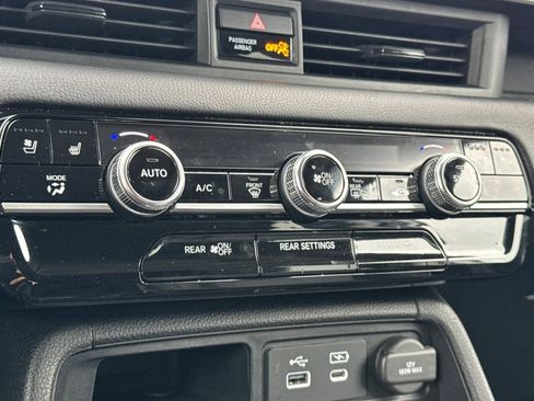 Used 2023 Honda Pilot Elite image 18