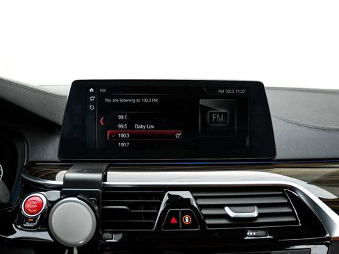 Used 2018 BMW M5 image 32