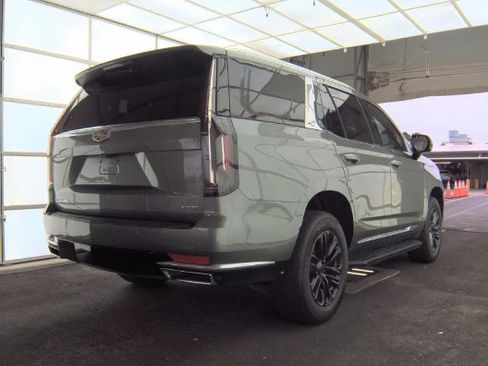 Used 2023 Cadillac Escalade Premium Luxury AWD/4WD image 5