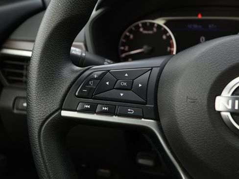 Used 2023 Nissan Altima 2.5 SV image 13