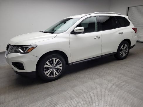Used 2019 Nissan Pathfinder SV FWD image 2