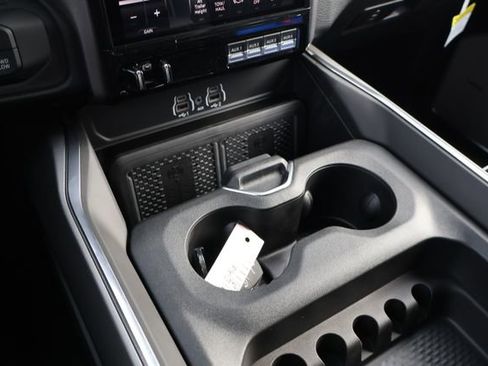 New 2026 RAM 3500 Laramie AWD/4WD image 15