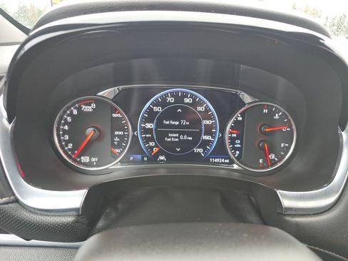 Used 2023 Chevrolet Traverse Premier AWD/4WD image 16