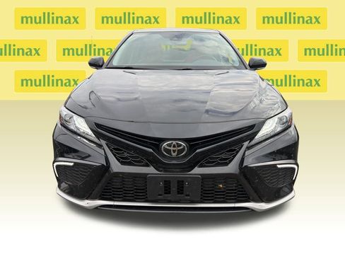 Used 2022 Toyota Camry XSE image 2