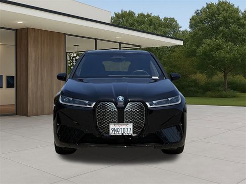 Used 2025 BMW iX xDrive50 image 3