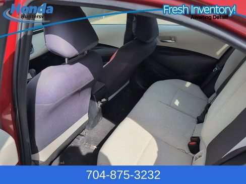 Used 2021 Toyota Corolla LE image 12