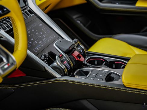 Used 2021 Lamborghini Urus AWD/4WD image 59