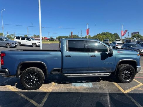 Used 2024 Chevrolet Silverado 2500 LTZ w/ LTZ Premium Package AWD/4WD image 3