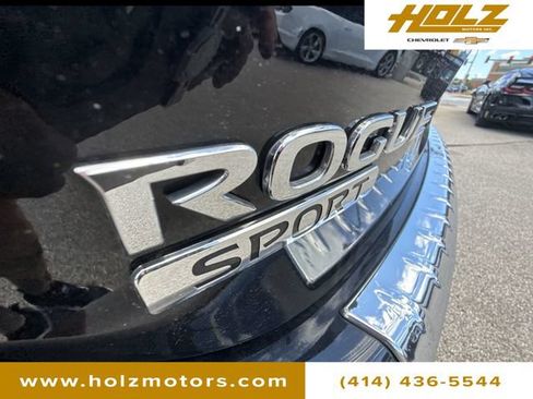 Used 2018 Nissan Rogue Sport S w/ S Appearance Package AWD/4WD image 28