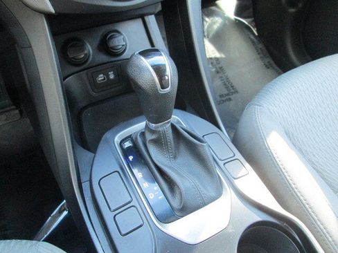 Used 2018 Hyundai Santa Fe Sport image 16