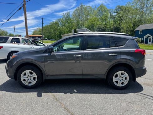 Used 2015 Toyota RAV4 LE AWD/4WD image 1