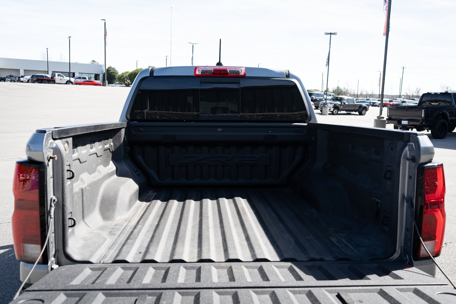 Used 2024 Chevrolet Colorado ZR2 w/ Technology Package AWD/4WD image 9