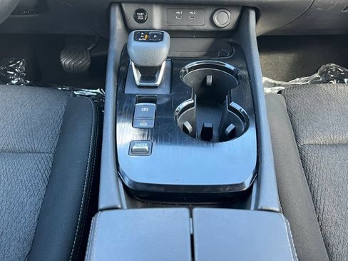 Used 2024 Nissan Rogue SV FWD image 11