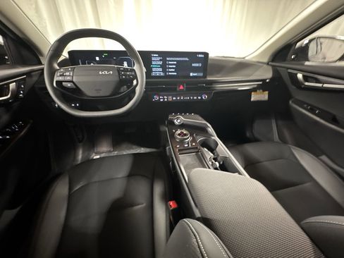 New 2025 Kia EV6 Wind image 12