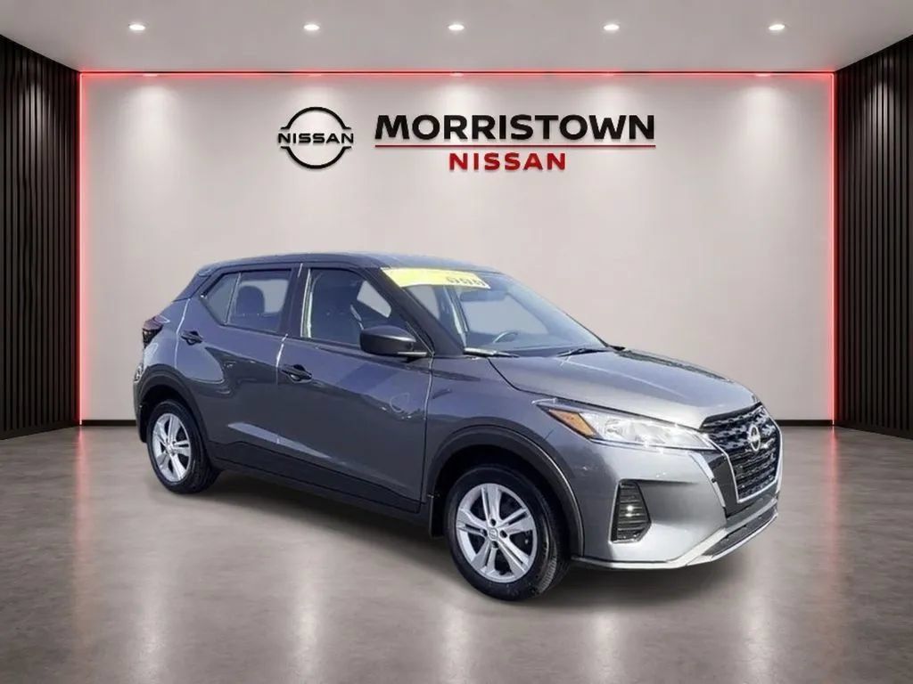 Used 2025 Nissan Kicks Play S FWD image 2