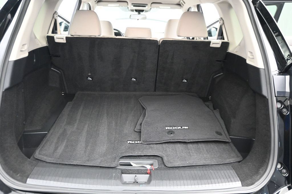 Used 2025 Nissan Rogue SV FWD image 11