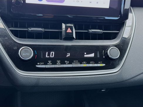 Used 2023 Toyota Corolla LE FWD image 12