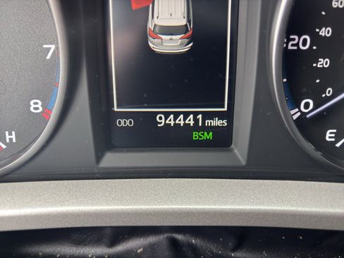 Used 2018 Toyota RAV4 XLE w/ Plus Extra Value Package image 11