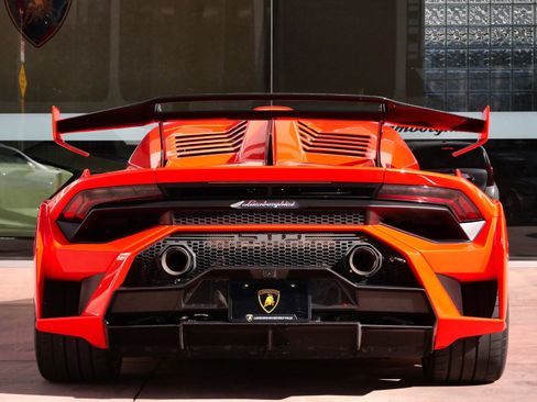 Used 2022 Lamborghini Huracan STO image 4
