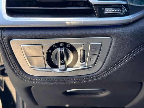 Used 2022 BMW 740i 740i w/ Premium Package image 24