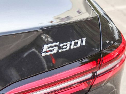 New 2026 BMW 530i w/ Convenience Package image 25