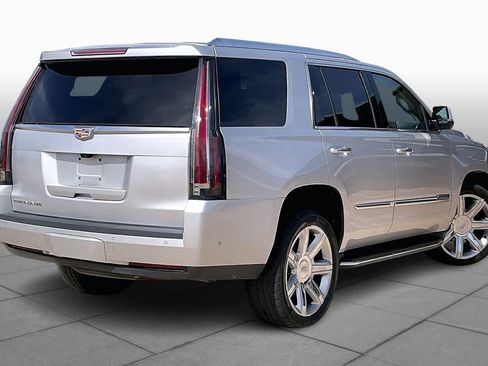 Used 2017 Cadillac Escalade Premium Luxury image 14