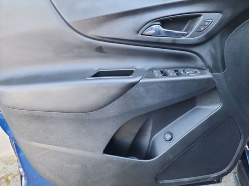 Used 2022 Chevrolet Equinox LT image 12