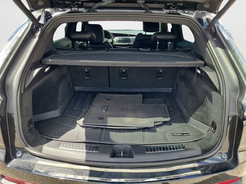 Used 2019 Cadillac XT4 Sport w/ Cold Weather Package FWD image 12
