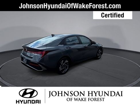 Used 2025 Hyundai Elantra Limited FWD image 8