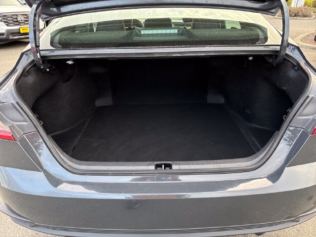 Used 2025 Toyota Camry SE FWD image 13