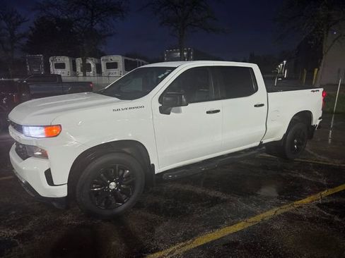 Used 2020 Chevrolet Silverado 1500 Custom w/ Custom Convenience Package AWD/4WD image 11