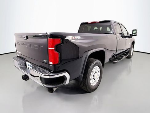 Used 2024 Chevrolet Silverado 3500 LTZ w/ LTZ Convenience Package AWD/4WD image 7