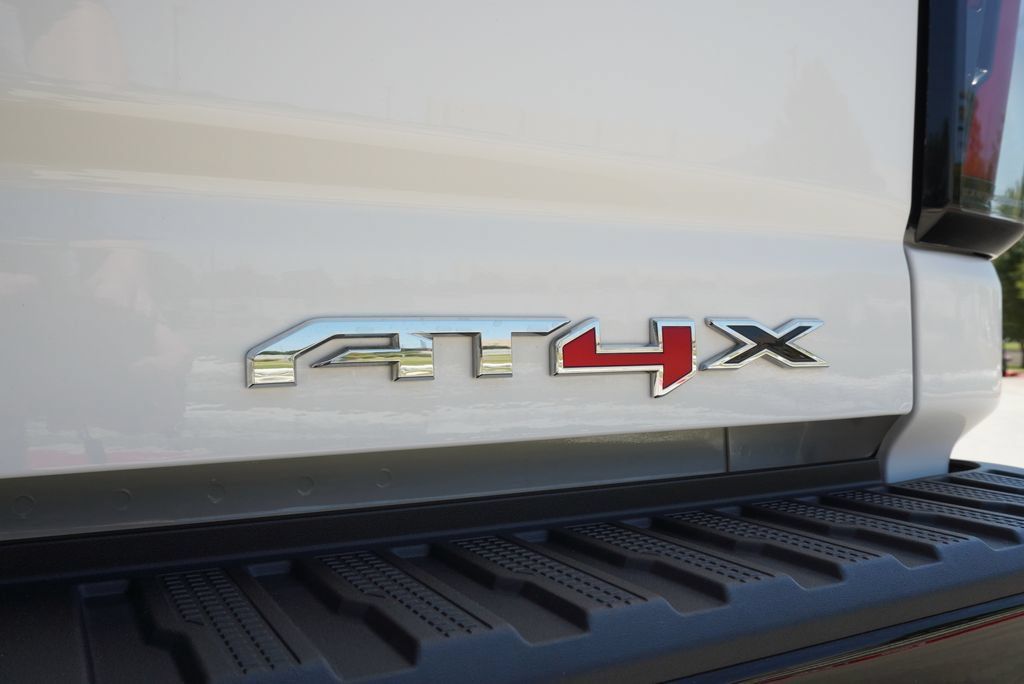 Used 2025 GMC Sierra 2500 AT4X AWD/4WD image 10