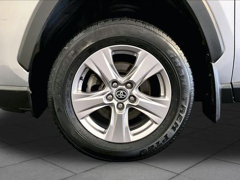 Used 2022 Toyota RAV4 XLE w/ Convenience Package AWD/4WD image 11